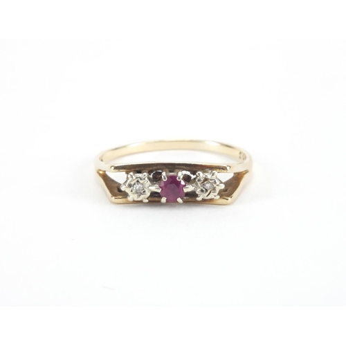 2555 - 9ct gold ruby and diamond ring, size S, approximate weight 2.5g