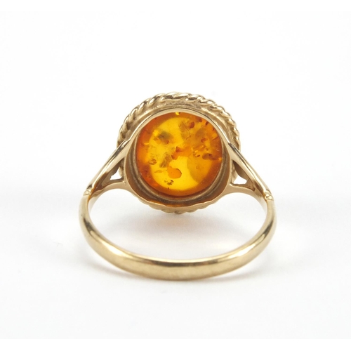 2579 - 9ct gold natural amber coloured ring, size N, approximate weight 2.3g