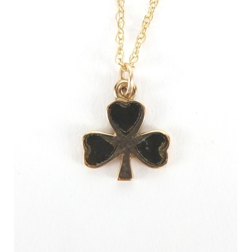 2618 - 9ct gold Irish clover pendant set with marble, on a 9ct gold necklace, approximate weight 1.3g