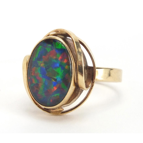 2619 - 9ct gold opalescent ring, size O, approximate weight 4.6g