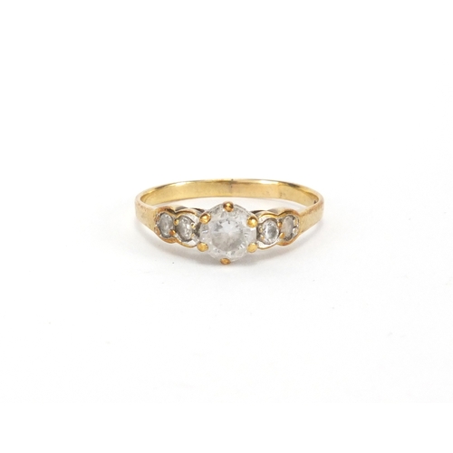 2561 - 9ct gold clear stone ring, size T, approximate weight 2.3g