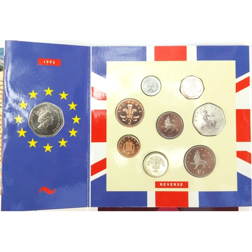 2458 - Two United Kingdom uncirculated coin collections 1992 and 1993