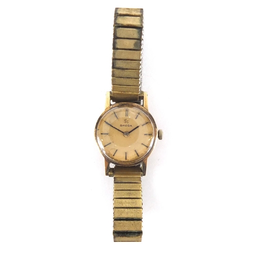 951 - Ladies 9ct gold Omega wristwatch, 1.9cm in diameter