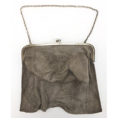 770 - Silver chain link purse, A.M & M LD London 1923, 17.5cm wide, approximate weight 291.0g