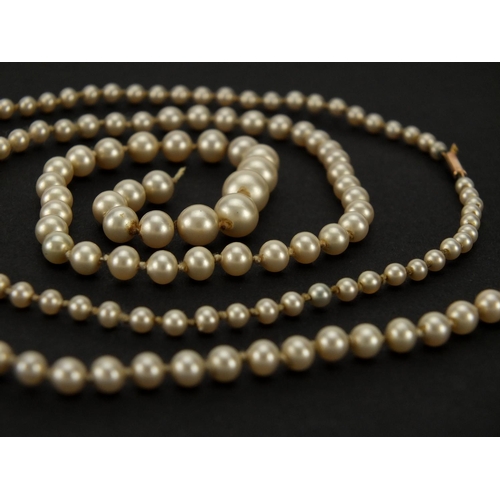 845 - Single string pearl necklace with 9ct gold clasp, 76cm in length, approximate weight 18.4g