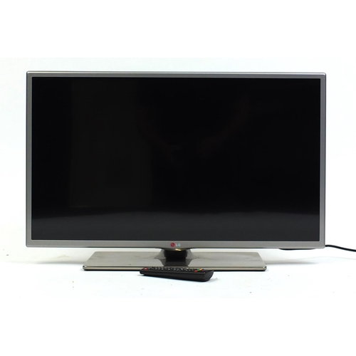27 - LG 32inch LCD television and remote