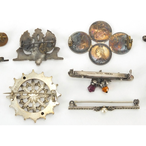 897 - Group of antique and later brooches including Scottish examples, an eagle, micro mosaic and enamel, ... 