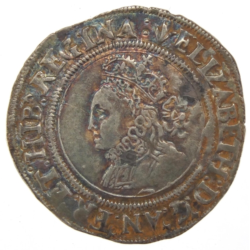 194 - Elizabethan hammered silver six pence, with indistinct date 156?, approximate weight 3.0g