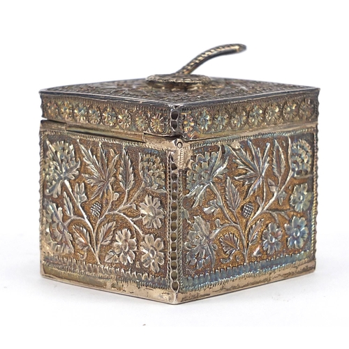 732 - Good quality unmarked Indian silver square box and cover, the hinged lid mounted with a serpent, emb... 