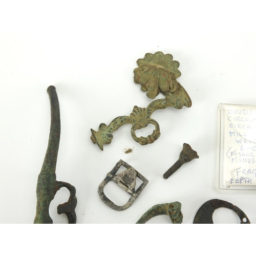 271 - Antique and later metal detecting finds and artefacts