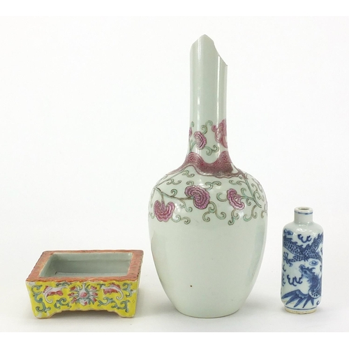 432 - Chinese porcelain comprising a bottle vase hand painted with dragon amongst flowers, blue and white ... 