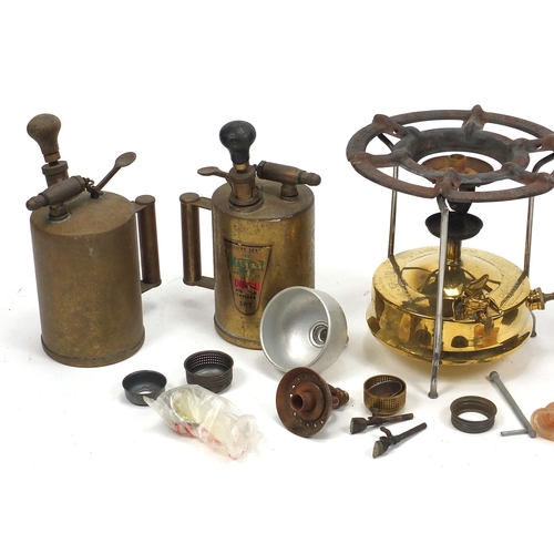 595 - Vintage Primus stove, two oil cans and a brass bell