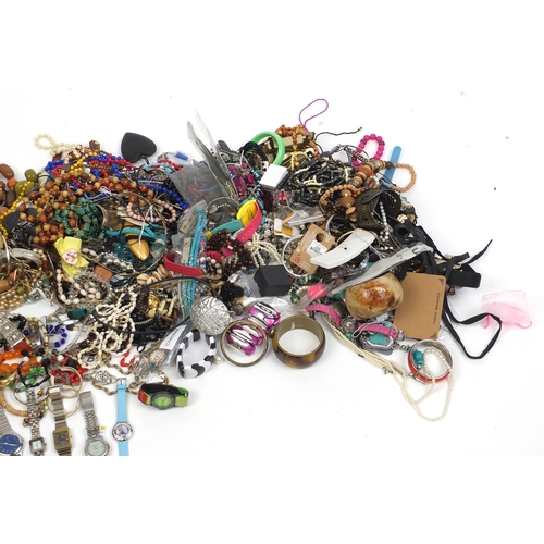 316 - Extensive selection of assorted costume jewellery