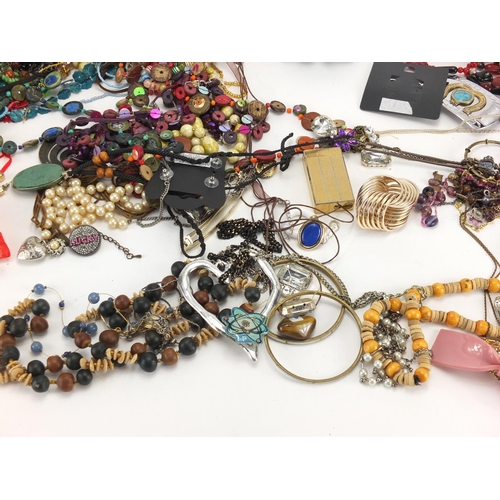 291 - Box of assorted costume jewellery including necklaces, earrings, bracelets etc