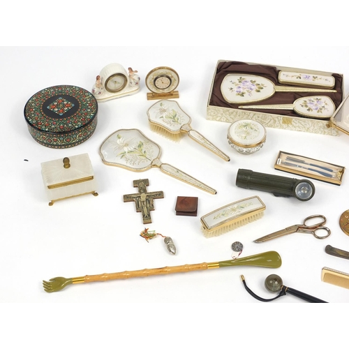 512 - Box of objects including a dressing table set, Huntley & Palmers biscuit tin, pens, ladies compact, ... 