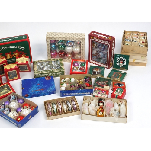 217 - Large selection of vintage and later Christmas decorations