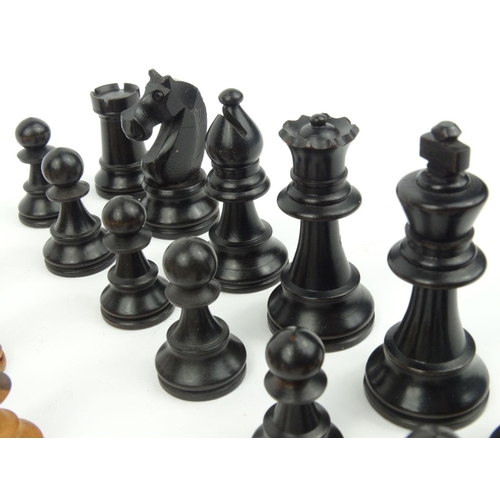 573 - Boxwood chess set, the largest piece 7cm high