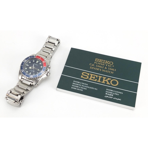 802 - Gentlemen's Seiko kinetic divers wristwatch, 4cm in diameter