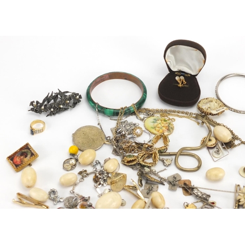 407 - Vintage and later costume jewellery including a Malachite bangle, ivory beads, an agate brooch, neck... 