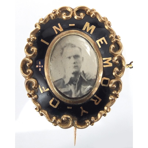 756 - Victorian unmarked gold and black enamel 'In Memory of' mourning brooch, 4.5cm in length, approximat... 