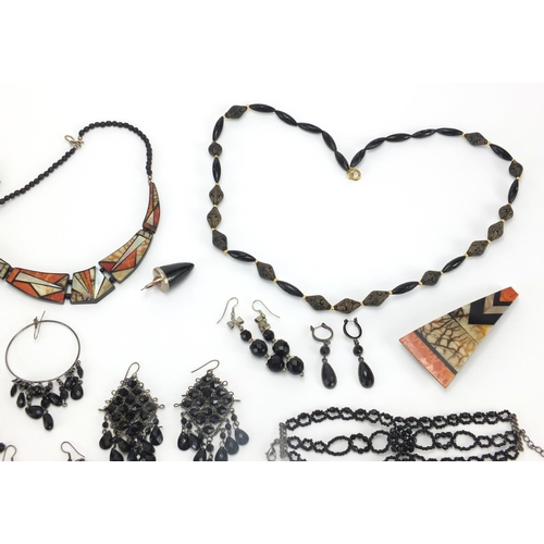 774 - Vintage jewellery including jet necklaces and earrings