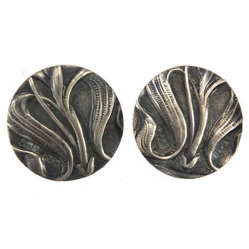 618 - Set of four Art Nouveau silver buttons, each 2.3cm in diameter, approximate weight 15.8g