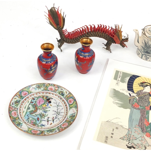 489 - Oriental items including pair of cloisonné vases, blue and white teapot and a wood block print