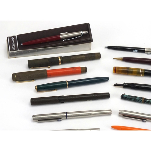 75 - Mostly vintage fountain pens and propelling pencils including Sheaffer, Conwy Stewart, Eversharp, Pa... 