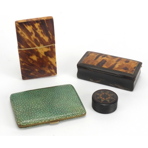 22 - Antique objects comprising a blonde tortoiseshell card case, tortoiseshell and horn snuff box, shagr... 