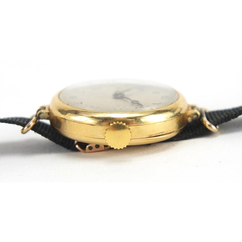 828 - Ladies 18ct gold wristwatch, numbered 835755 to the case, 2.2cm in diameter, approximate weight 13.5... 