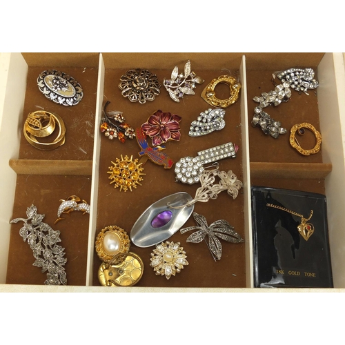 2739 - Vintage and later jewellery including a silver harp brooch, micro mosaic brooch, necklaces, rings an... 