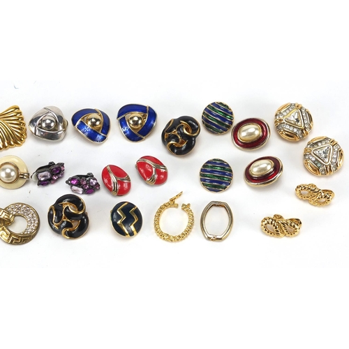 528 - Group of costume jewellery clip on earrings including Monet