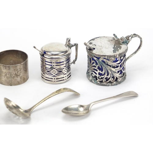 539 - Silver and white metal items including a silver mustard with blue glass liner and napkin rings