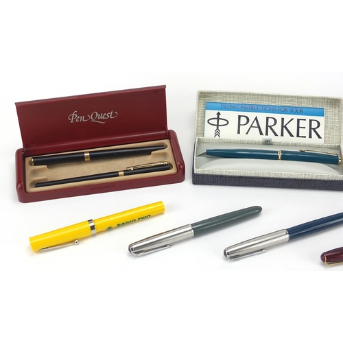 562 - Assorted pens including Parker and Sheaffer examples, one with 14ct gold nib