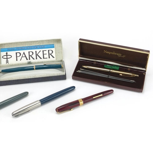 562 - Assorted pens including Parker and Sheaffer examples, one with 14ct gold nib