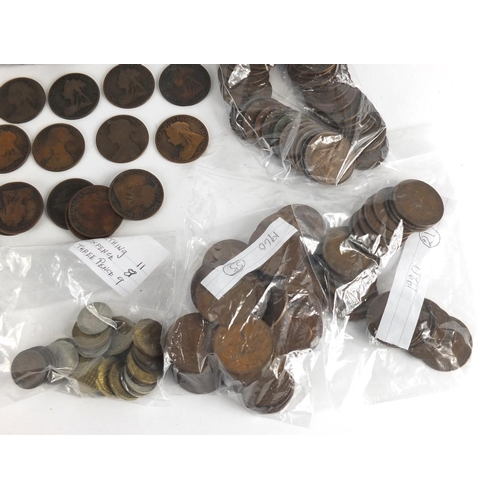 632 - Tin of British pre decimal coins and Commemorative crowns, mostly pennies and half pennies