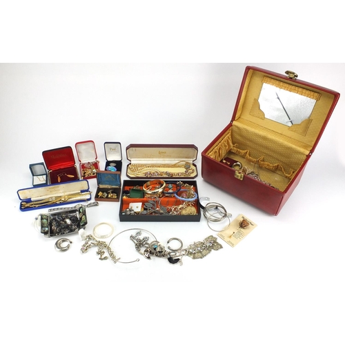 410 - Vintage and later costume jewellery including necklaces, brooches and earrings