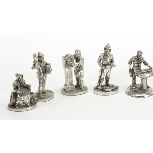 516 - Collection of Royal Hampshire pewter figures