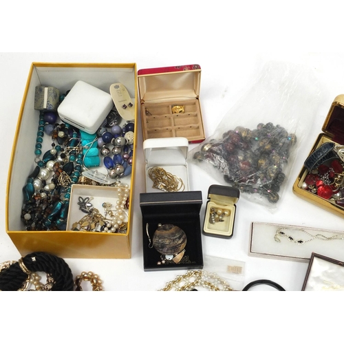 414 - Large selection of vintage and later jewellery including necklaces, wristwatches, brooches and earri... 