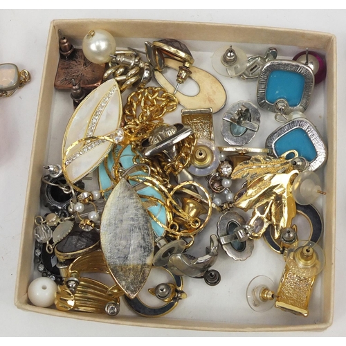 414 - Large selection of vintage and later jewellery including necklaces, wristwatches, brooches and earri... 