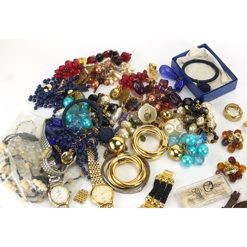 405 - Vintage and later costume jewellery including brooches, necklaces and wristwatches