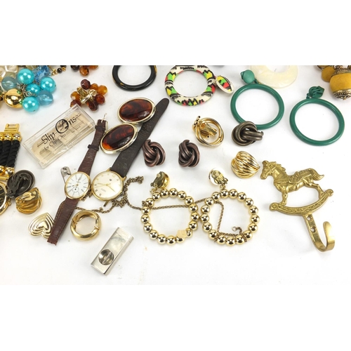 405 - Vintage and later costume jewellery including brooches, necklaces and wristwatches