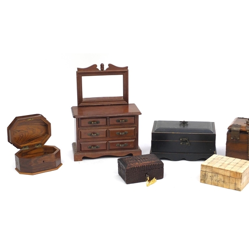 678 - Wooden boxes including jewellery and money boxes