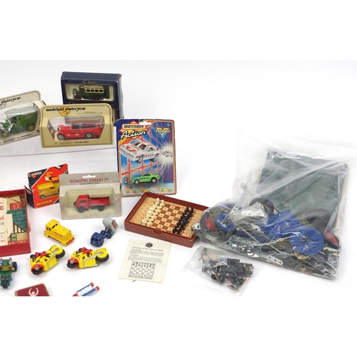 280 - Box of assorted toys including Meccano and die cast vehicles