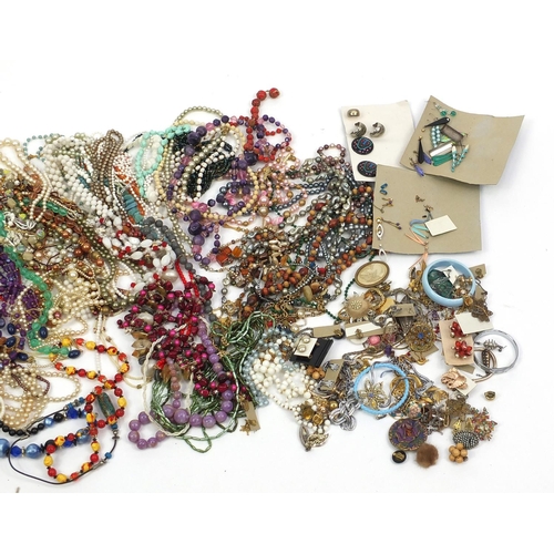 415 - Large selection of costume jewellery including necklaces, earrings and bracelets