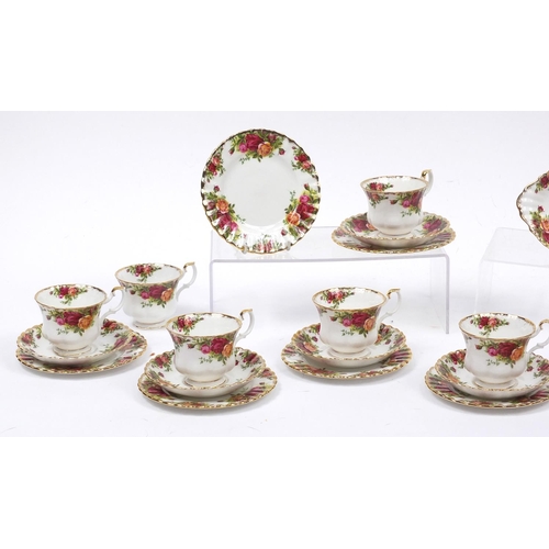 662 - Group of Royal Albert Old Country Rose tea cups, saucers and side plates