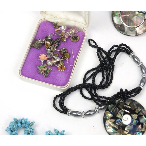 411 - Box of assorted costume jewellery including necklaces, as new wristwatches and bracelets, with a sel... 