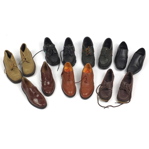 589 - Six pairs of men's shoes including Clarks suede
