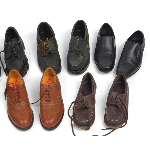589 - Six pairs of men's shoes including Clarks suede