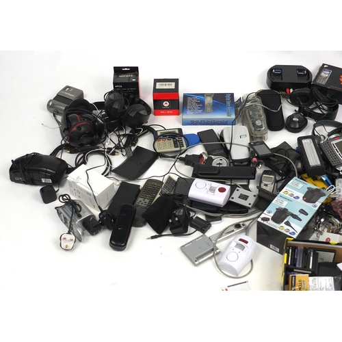 301 - Electrical items including headphones, as new E-cigarette,  a mini disc player, digital photoframe, ... 